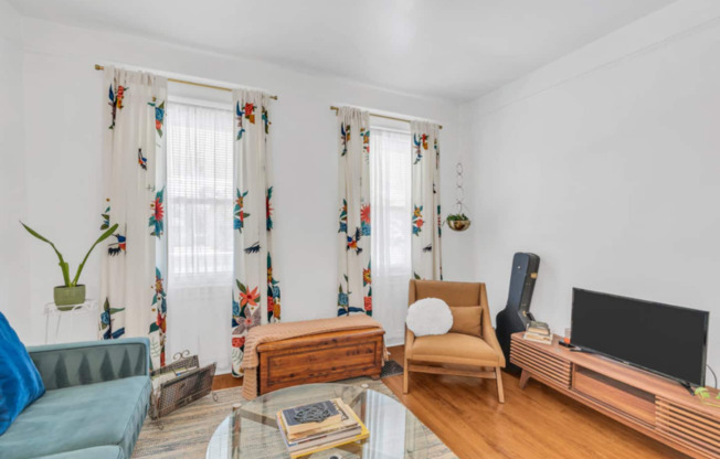 1409 BANGS AVE