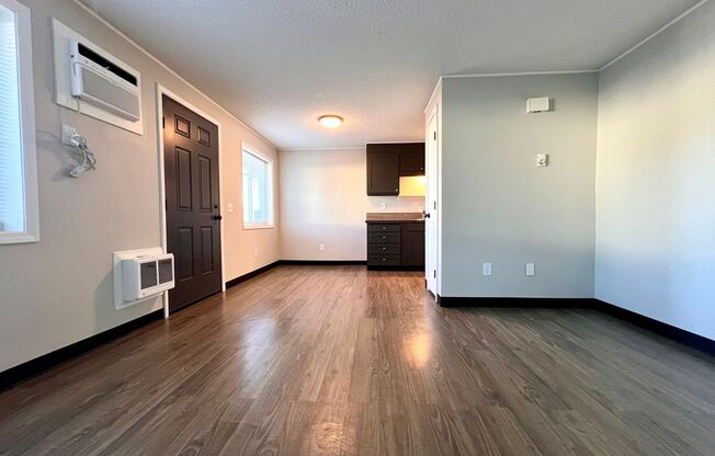 1 bed, 1 bath, 600 sqft, $900, Unit 6