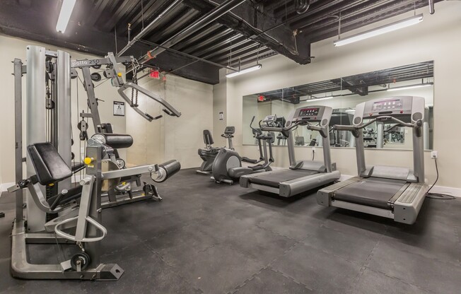 Studio, 1 bath, 575 sqft, $1,375, Unit Unit 207