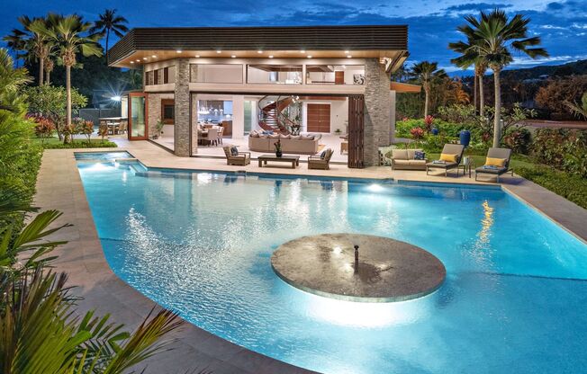 Kahala Grand Splendor. Contemporary Luxury residence w/ a large pool.