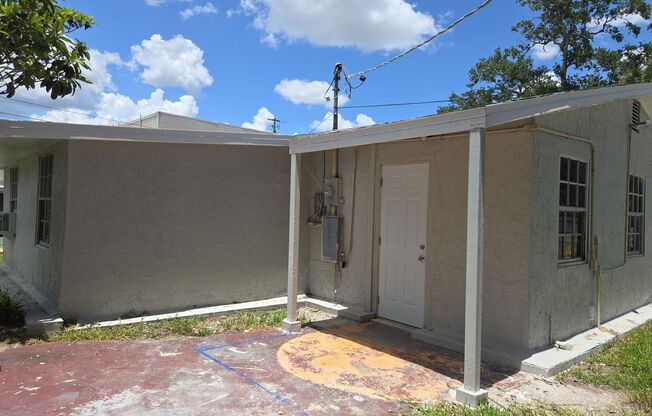 Ruskin rental