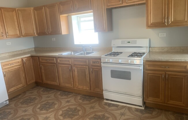 1424 N Maplewood Ave 2F