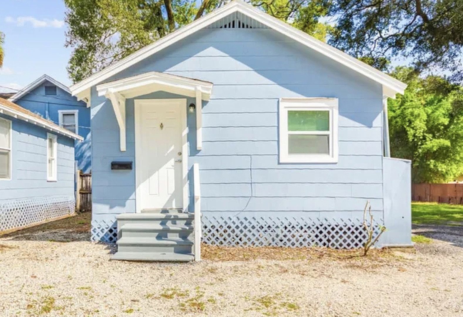 7707 N. Huntley Ave