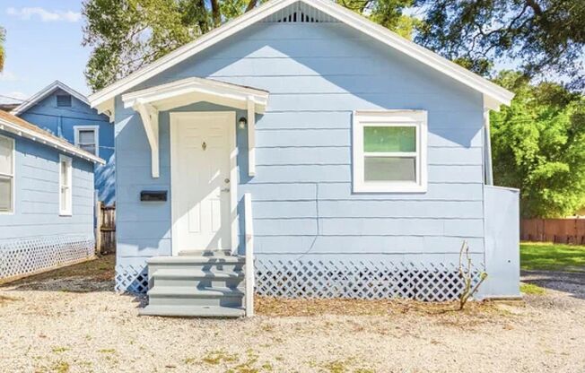 7707 N. Huntley Ave