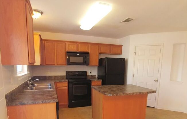 2 Bedroom Townhouse near Lenox Village.