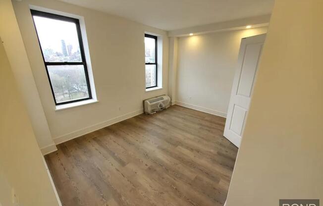 1 bed, 1 bath, $5,500, Unit 4D