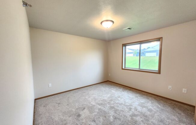 2 beds, 1 bath, 1,006 sqft, $1,230, Unit 3520 105
