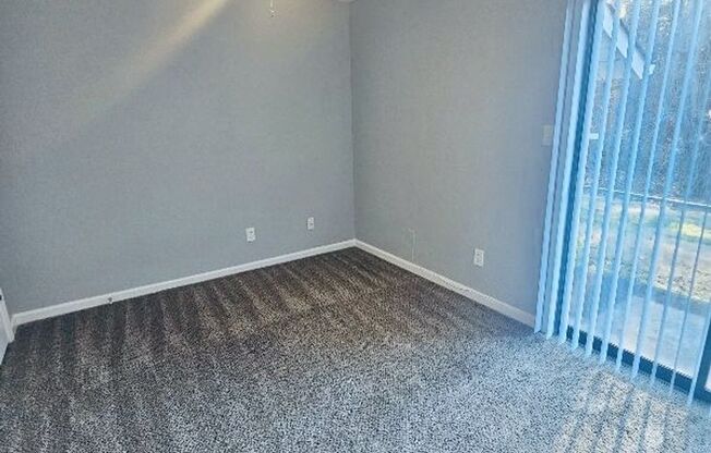 3 beds, 2 baths, 1,200 sqft, $1,395, Unit 1612