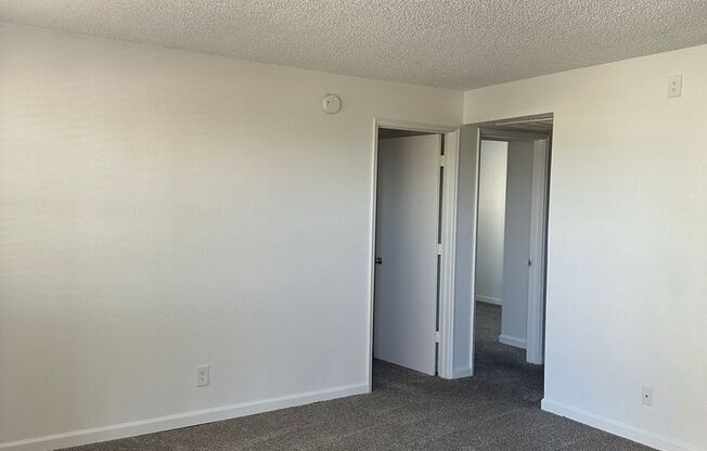 2 beds, 1 bath, 697 sqft, $1,099, Unit 103