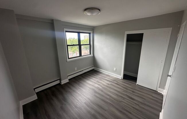 2 beds, 1 bath, 850 sqft, $2,095, Unit Apt 4P