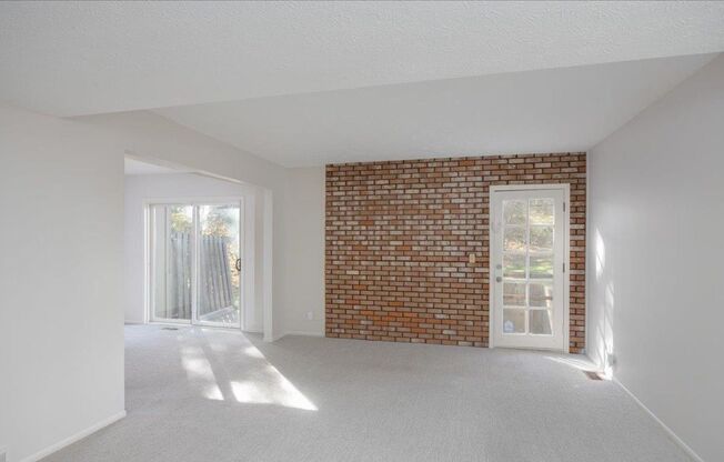 3 Bedroom 3 Bathroom Millard North Home Ready NOW!