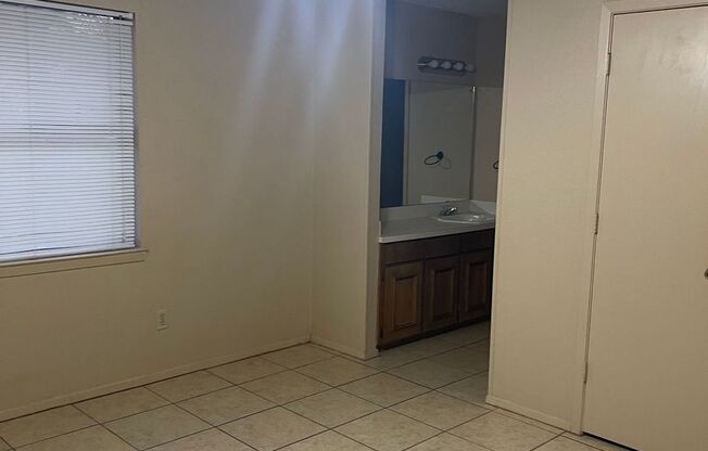 2 beds, 2 baths, $1,375