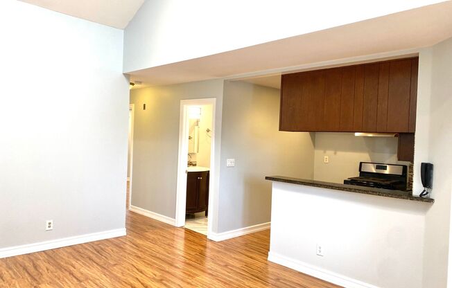 2 beds, 1 bath, 849 sqft, $2,350, Unit 303