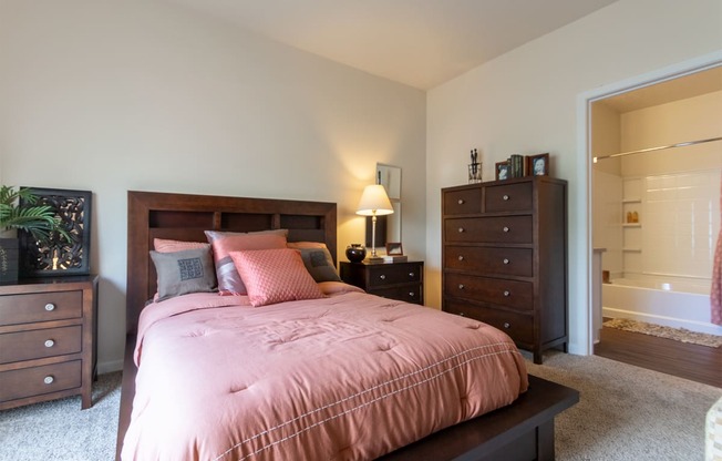 This is a photo of the primary bedroom in the 2 bedroom, 2 bath Islander floor plan at Nantucket Apartments in Loveland, OH.