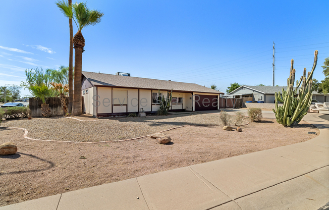 1223 W OXFORD DR