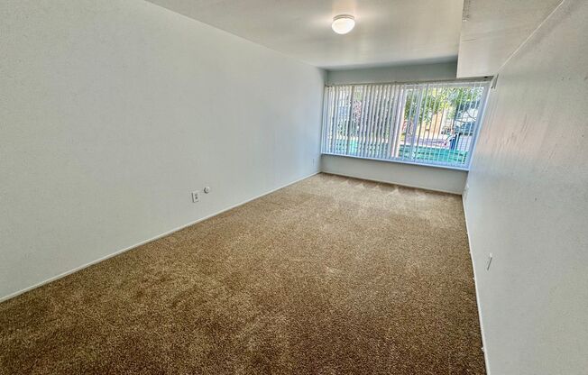 2 beds, 1 bath, 950 sqft, $1,295, Unit #211