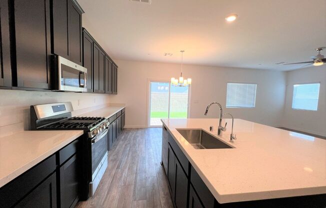 4 BEDROOMS, 2.5 BATHS AT VILLIAGES AT TULE SPRINGS