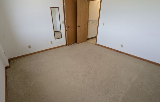 2 beds, 1 bath, 900 sqft, $1,800, Unit 302