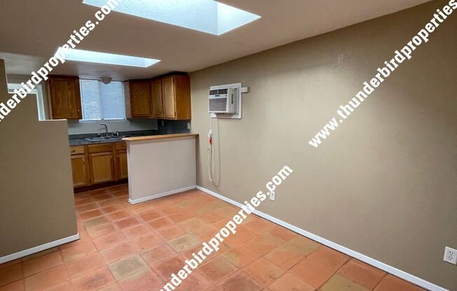 2114 Oxford (40518)