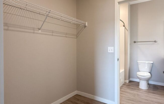 1 bed, 1 bath, 879 sqft, $1,730, Unit 4 - 212