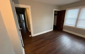 3 beds, 1 bath, 1,050 sqft, $1,250, Unit 1816