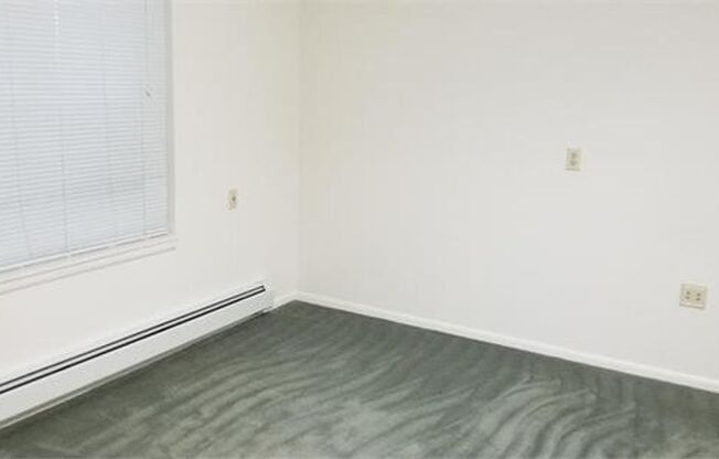 2 beds, 1 bath, $2,200