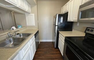 2 beds, 2 baths, 917 sqft, $1,495, Unit #306