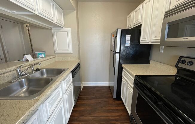 2 beds, 2 baths, 917 sqft, $1,495, Unit #306