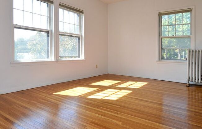 1 bed, 1 bath, 420 sqft, $935, Unit 8 - 21