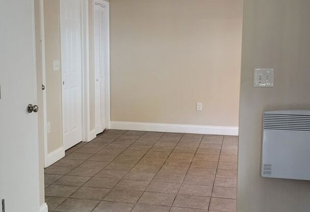 1 bed, 1 bath, $1,200, Unit Unit 1