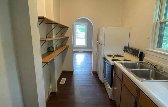 3 beds, 1 bath, $1,500