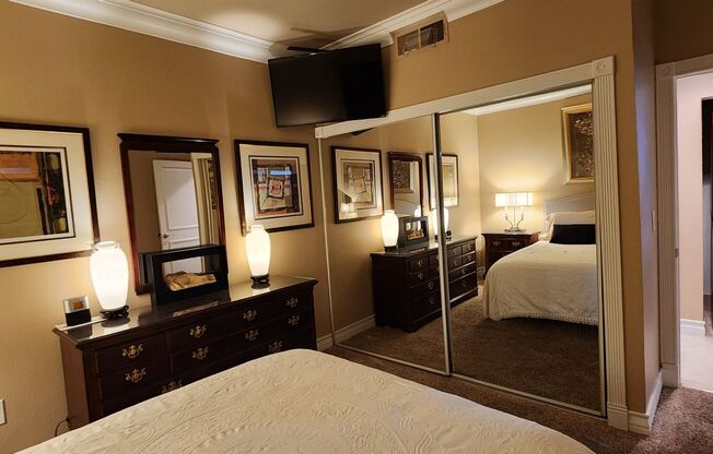 2 beds, 2 baths, $2,000, Unit # 326