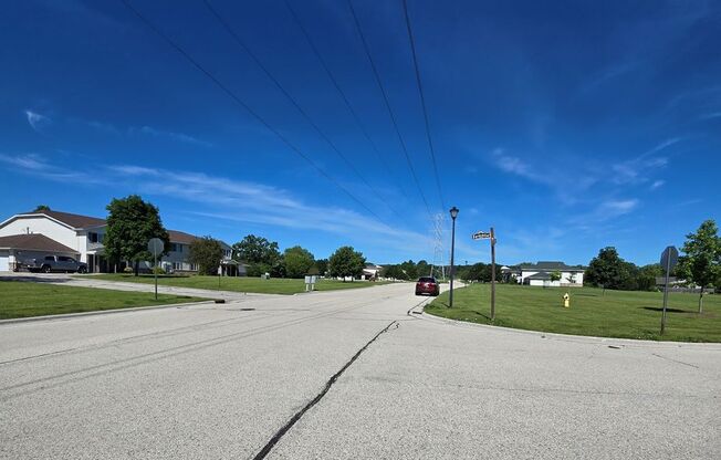 2 beds, 1 bath, 856 sqft, $1,269, Unit PL   7305