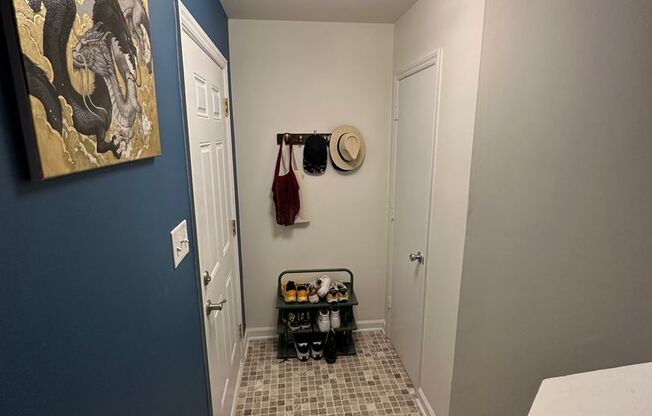 Charming 2-Bedroom Loft-Style Condo in a Peaceful, Safe Neighborhood
