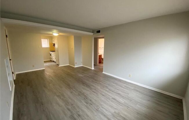 2 beds, 1 bath, 750 sqft, $965