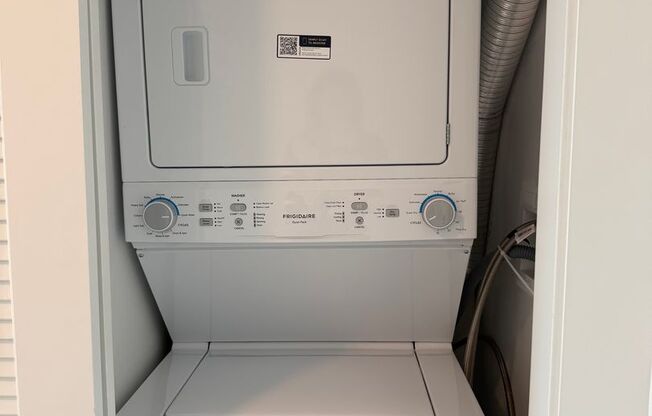 2 beds, 2 baths, 816 sqft, $4,295, Unit 405