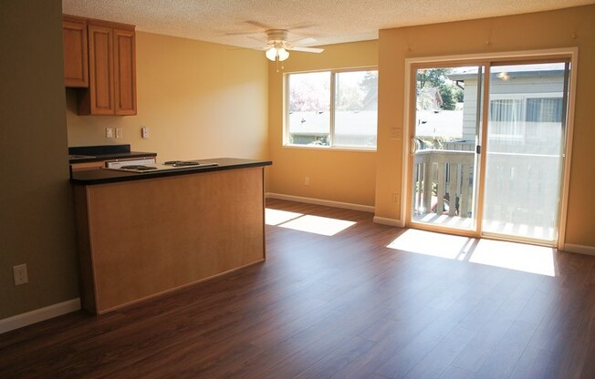 Garden Style 2Bdr in Bustling SE Ready Late June!