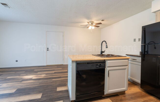 1 bed, 1 bath, 600 sqft, $650, Unit A103