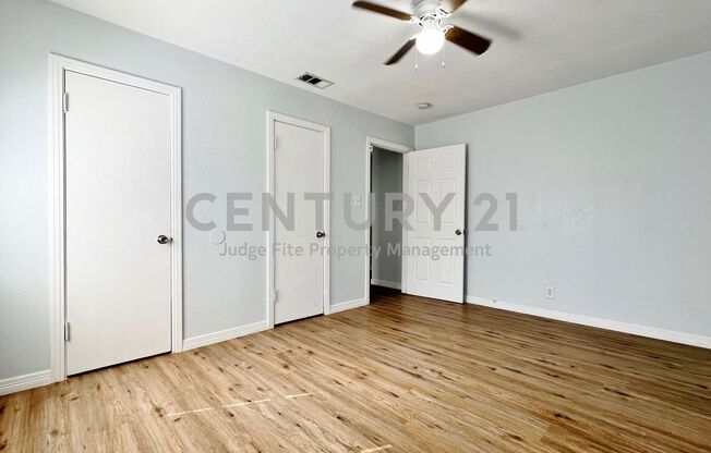 2 beds, 1 bath, $1,295