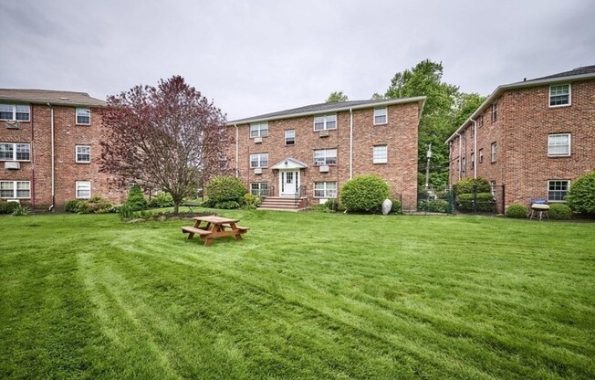 3 COLONIAL VLG DR