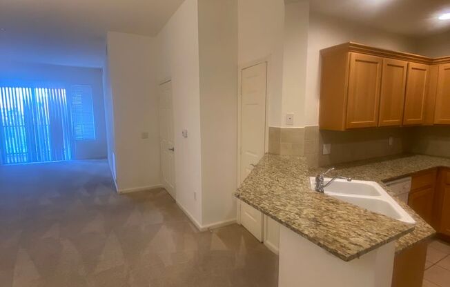 Stunning Top Floor View Condo at Park Avenue!