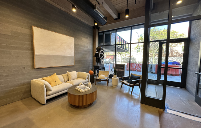 710 METROPOLITAN AVE