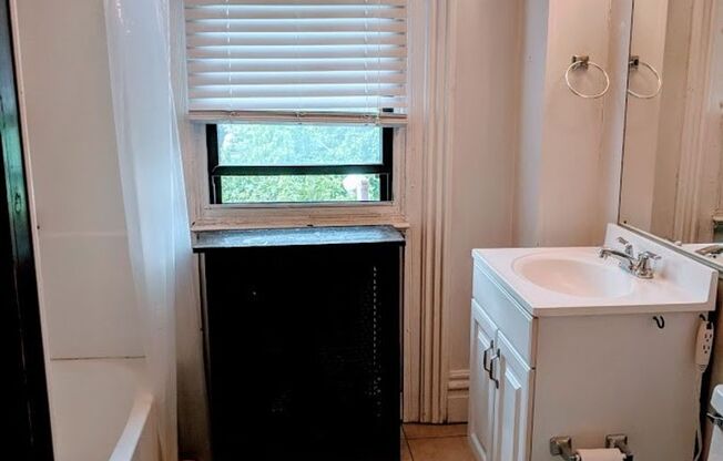 1 bed, 1 bath, $1,195, Unit 3rd Floor
