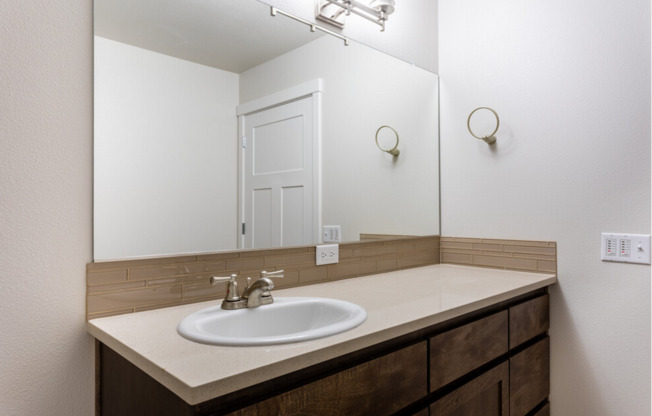 2 beds, 2 baths, 1,009 sqft, $1,950, Unit A-204