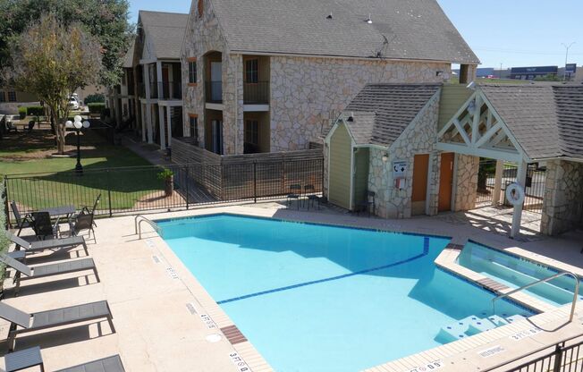 2 beds, 2 baths, 716 sqft, $1,199, Unit 7206