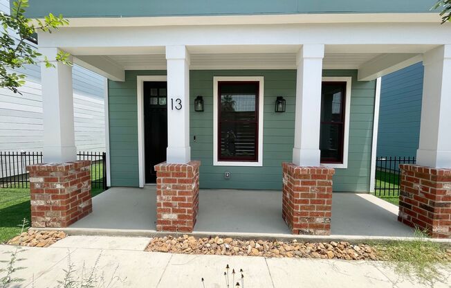 E Evergreen St 311 - 78212