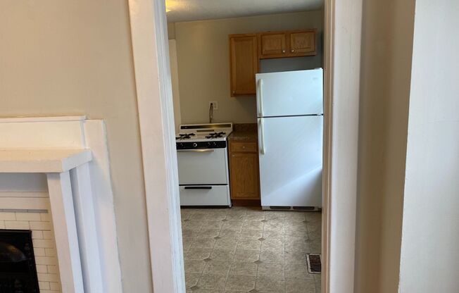 3 beds, 1 bath, $2,200