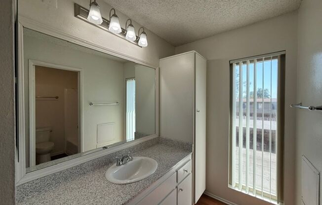 1 bed, 1 bath, 716 sqft, $2,150, Unit O013