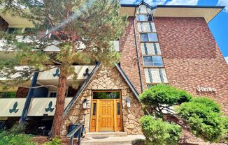 Fully Remodeled Sunny & Quiet Top Floor Studio in Congress Park with Pool Close to Denver Botanic Gardens