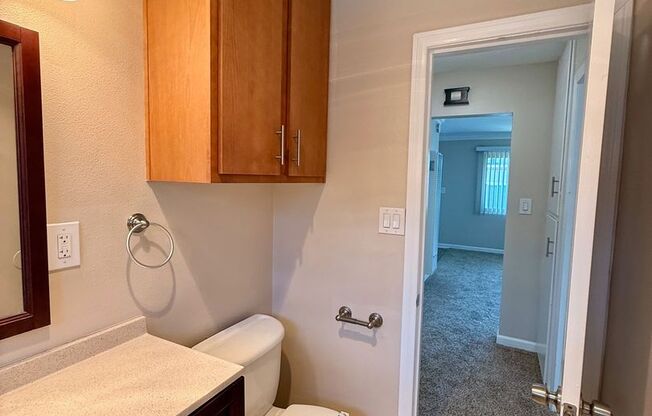2 beds, 1 bath, $2,595, Unit 4839.5